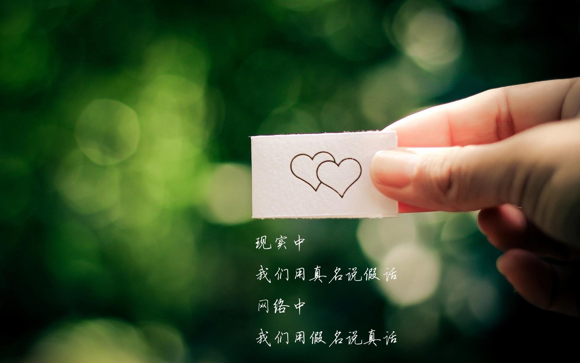 德国男子排球队在小组赛中表现出色，晋级八强，德国排球运动员