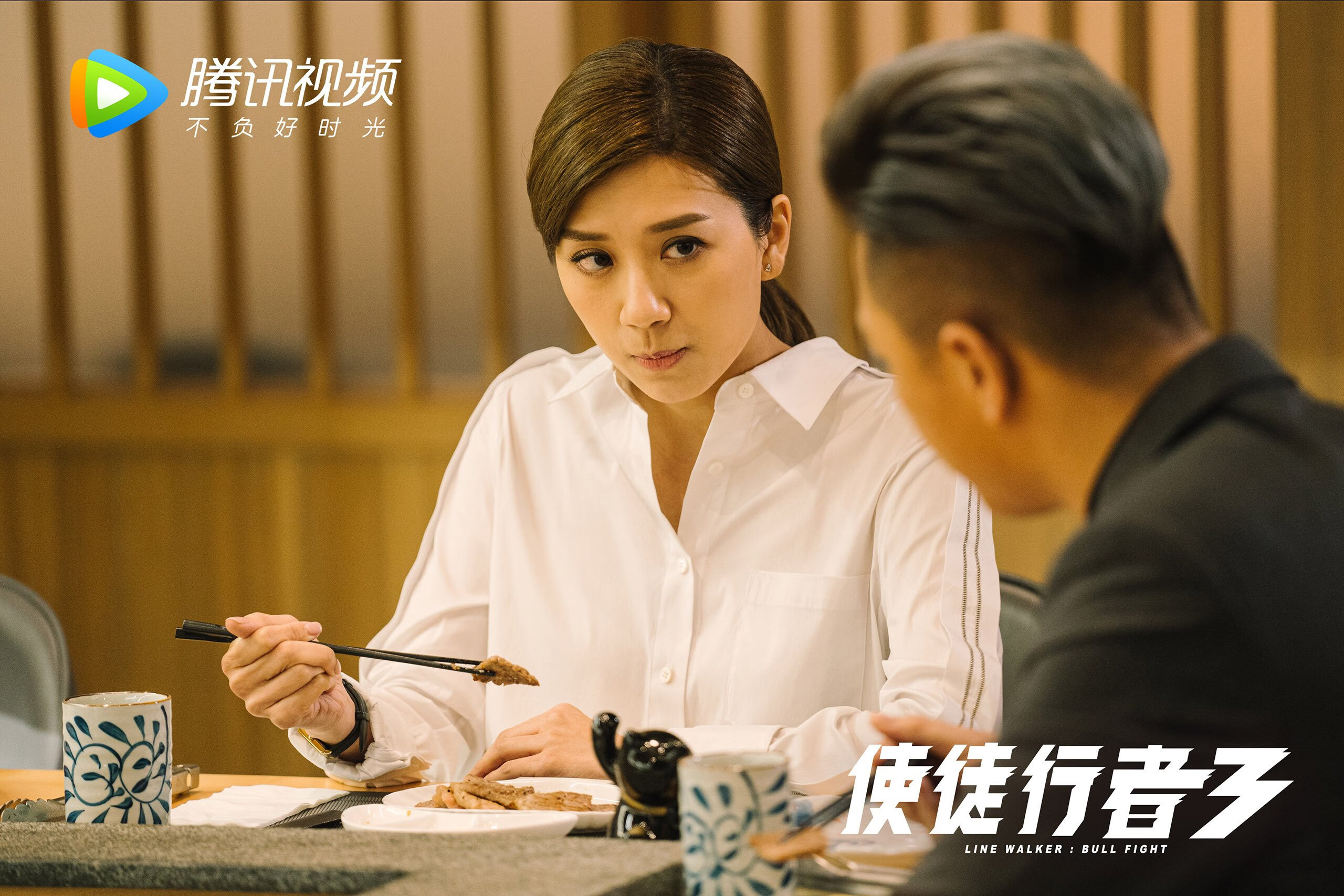 西甲：皇马在客场2-2战平巴萨，榜首差距缩小，皇马2比3巴萨全场回放国语解说