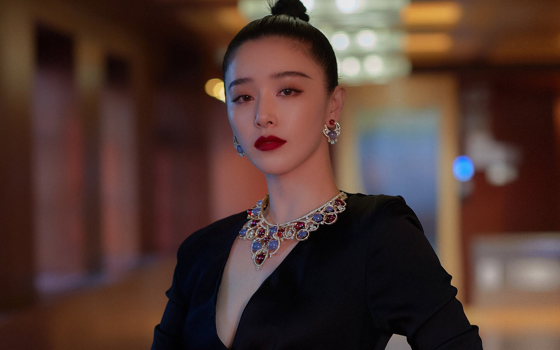 超级对决精彩上演，球员们在场上全力以赴，超级对战宣传片