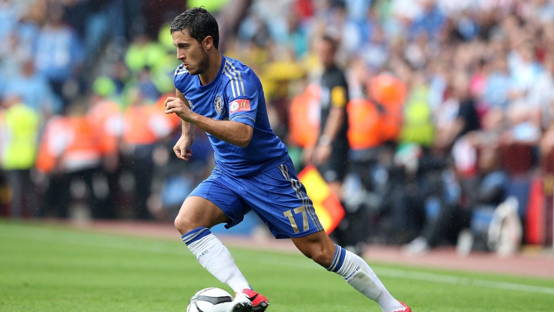 足球智能穿戴设备实现实时战术分析，足球穿戴app