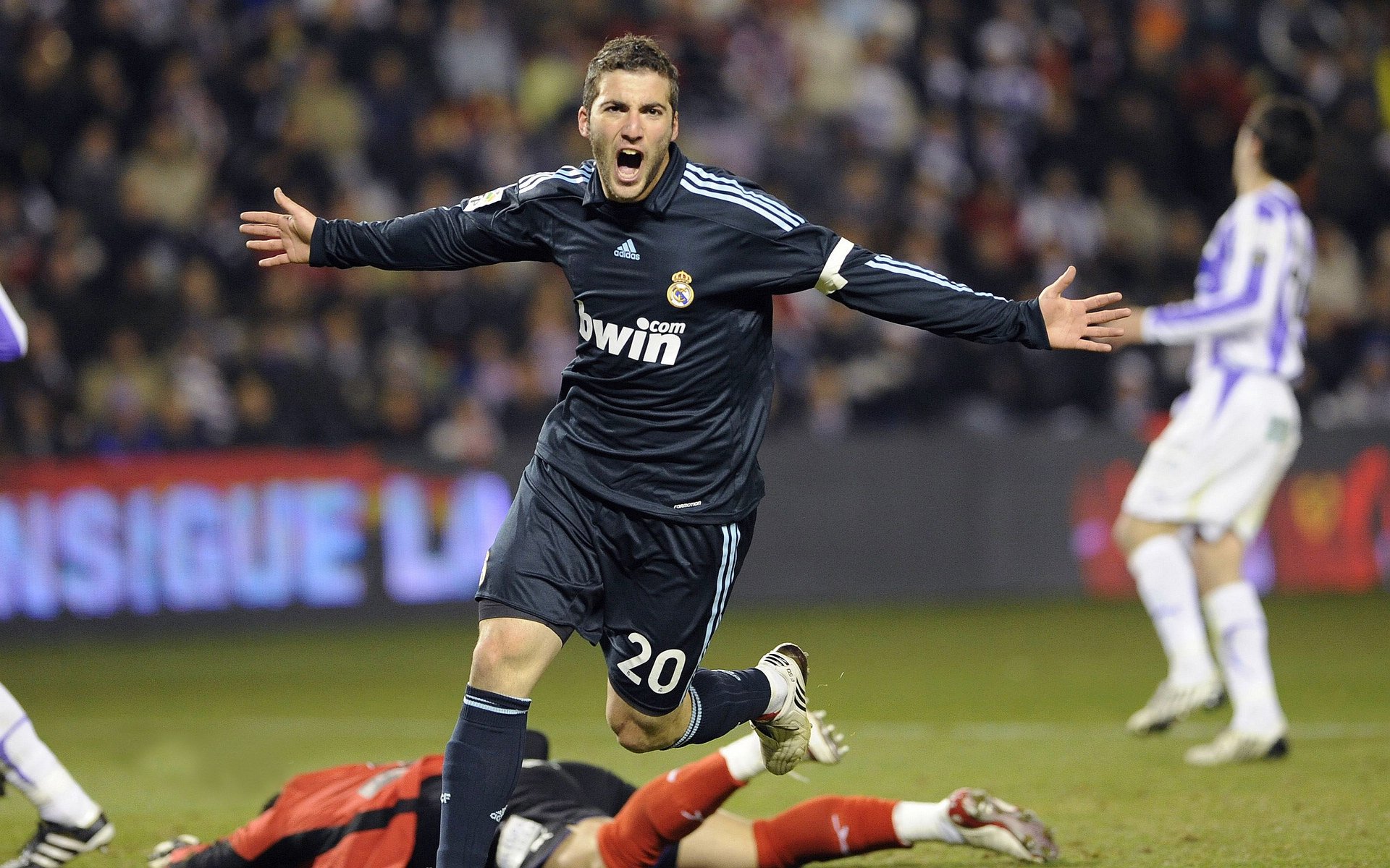 史上最激烈的“冠军争夺战”现场回放,冠军争霸赛是什么意思