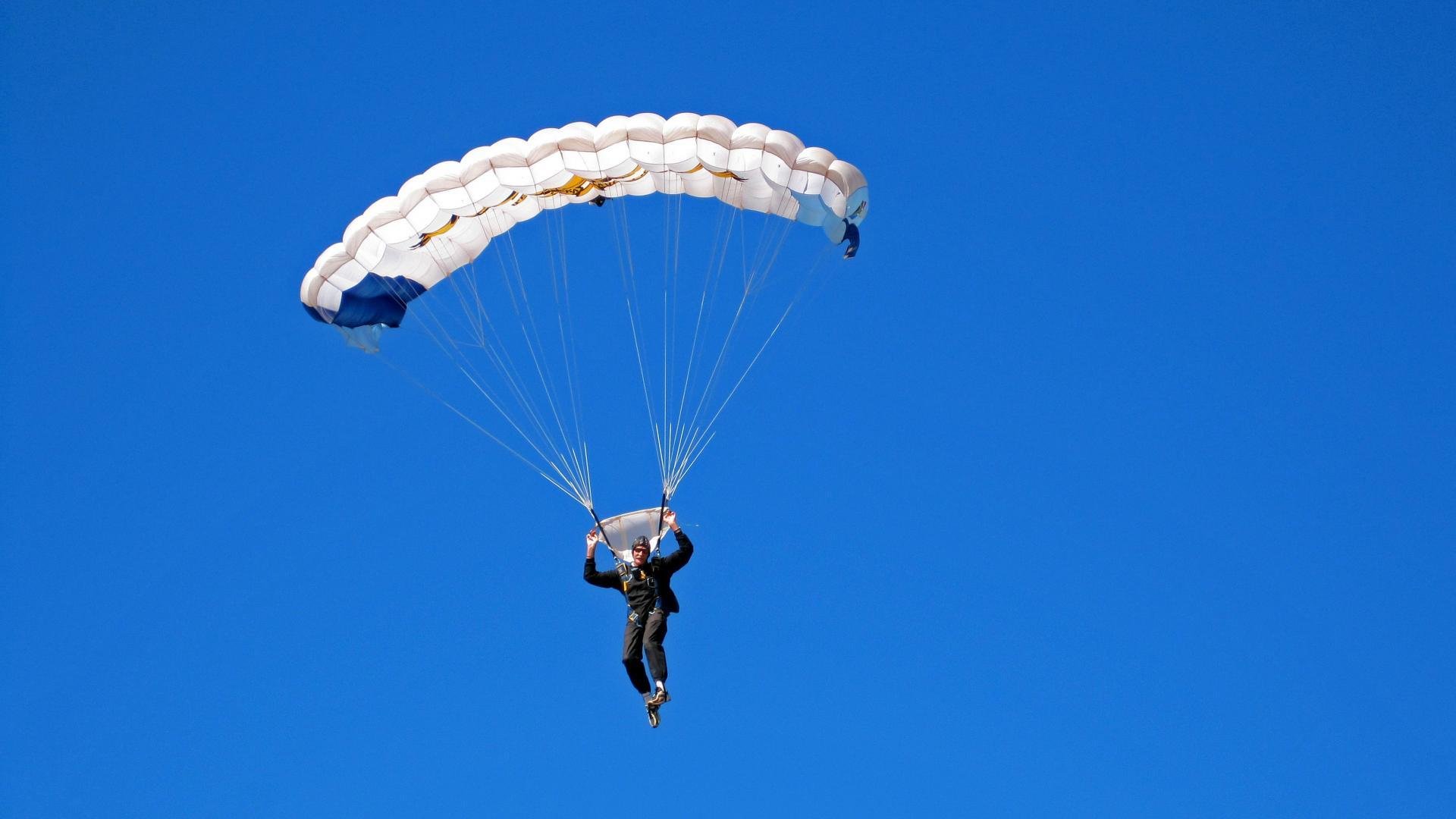 特色社区篮球场在乡村铺开，点燃乡村体育热情，社区篮球场地标准尺寸